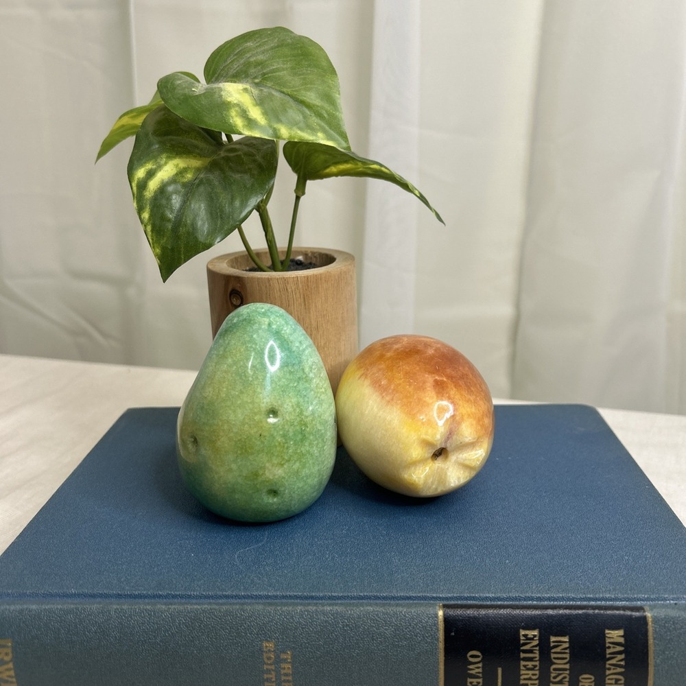 Vintage Italian Alabaster Onyx Carved Fruit Set Of Pears Beautiful Ornate